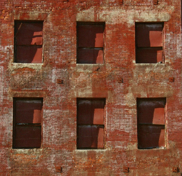 125_Facade_with_boarded_windows_300dpi_12x12_ver2_2010-01-06_IMGP0193