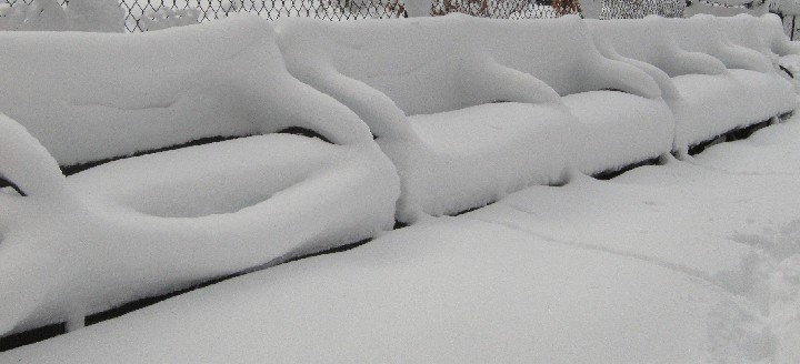 snow_benches_nyc_IMG_5801_2011-01-27